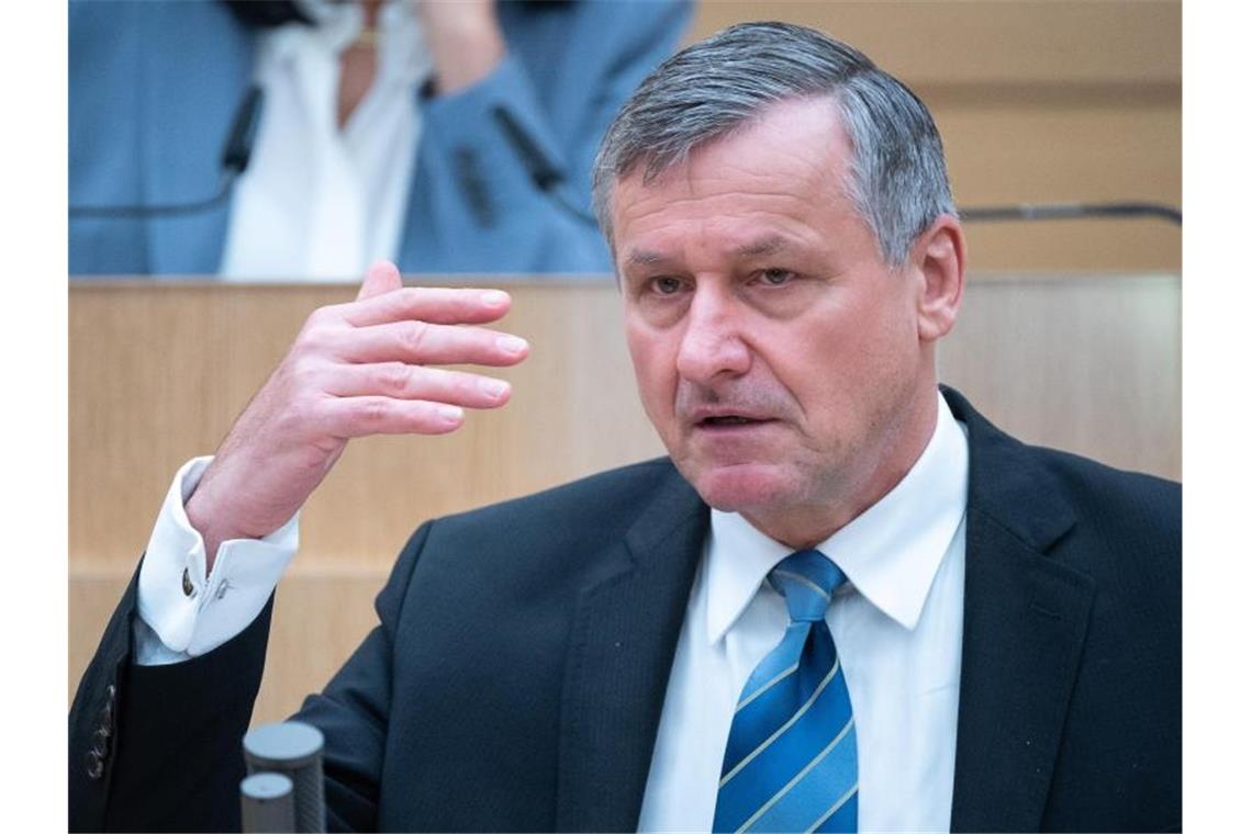 Hans-Ulrich Rülke (FDP) spricht im Landtag von Baden-Württemberg. Foto: Sebastian Gollnow/dpa/Archivbild