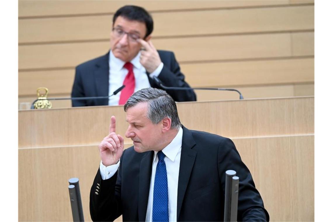 Rülke: „Nicht auf Teufel komm raus“ im Bund regieren Hans-Ulrich Rülke (FDP) spricht im Landtag. Foto: Bernd Weißbrod/dpa