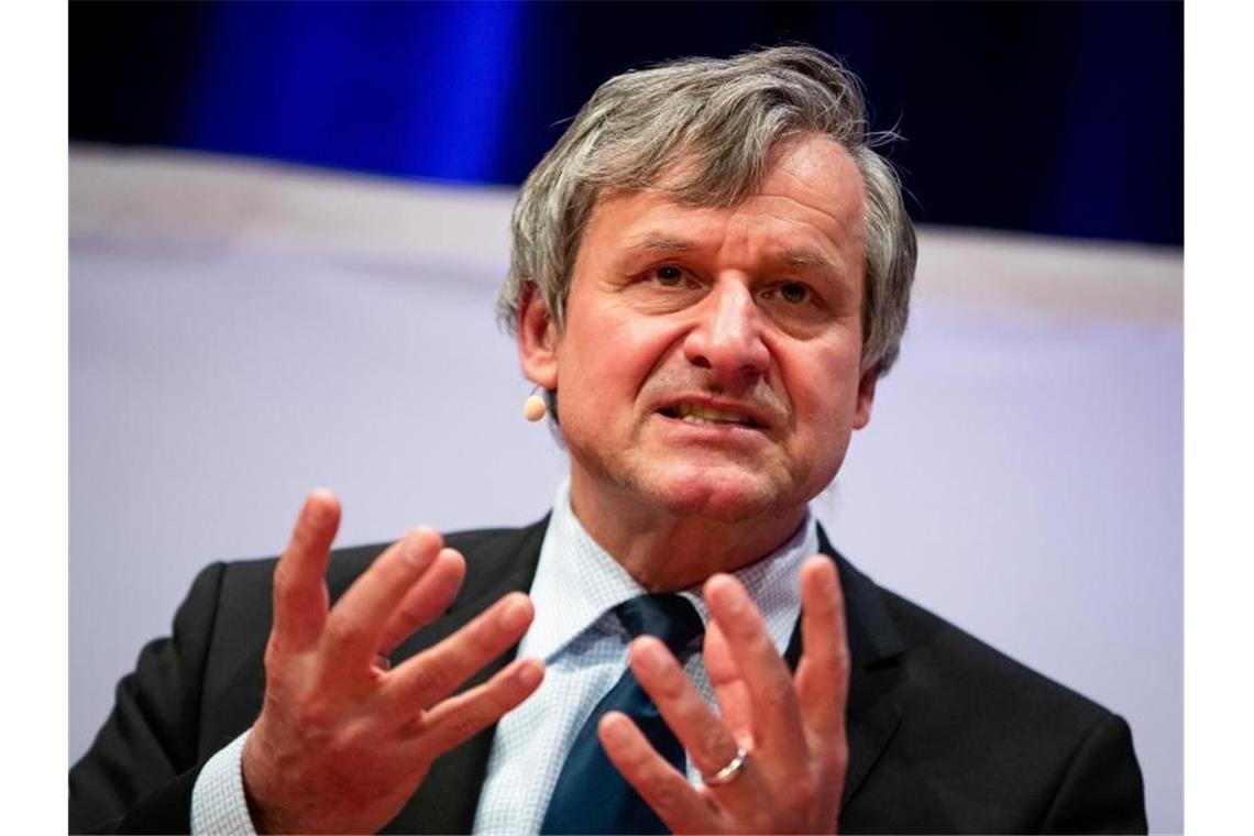 Immer weniger Abschiebungen und deutlich mehr Duldungen Hans-Ulrich Rülke (FDP) spricht. Foto: Christoph Schmidt/dpa/Archivbild