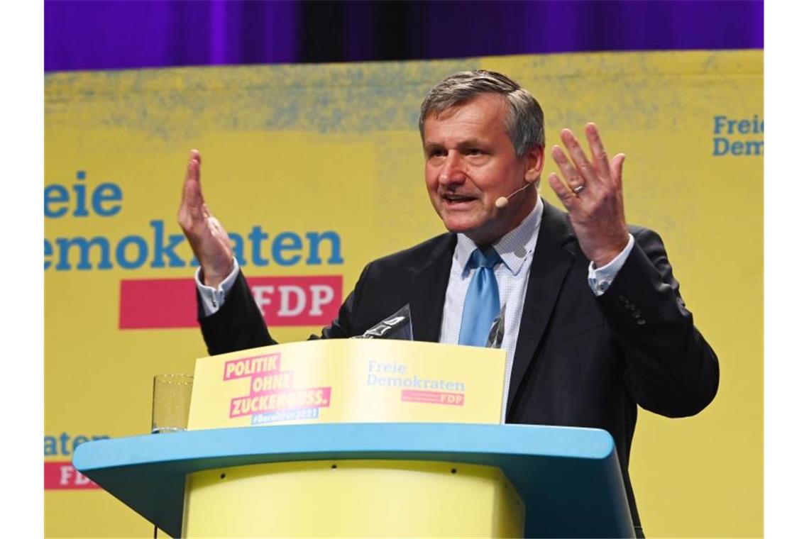 Hans-Ulrich Rülke spricht beim Landesparteitag der FDP. Foto: Uli Deck/dpa/Archivbild