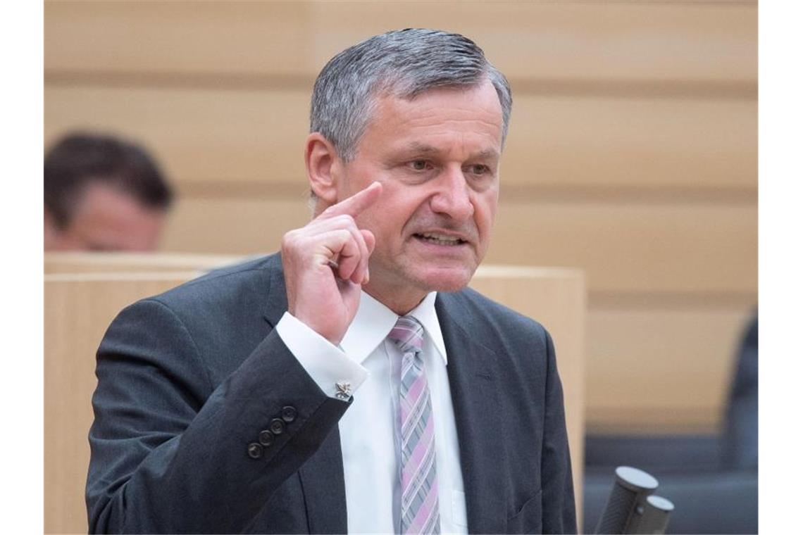 Hans-Ulrich Rülke, Vorsitzender der FDP-Fraktion, spricht während einer Plenarsitzung im Landtag. Foto: Marijan Murat/dpa