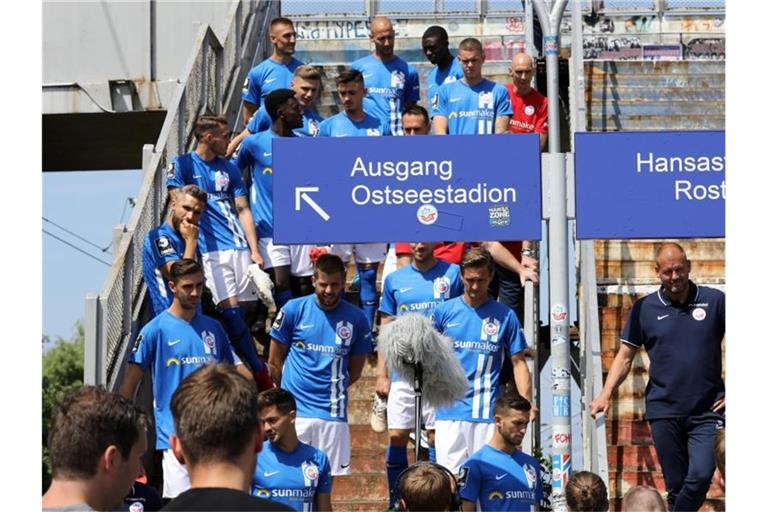 Hansa Rostock geht mit einer runderneuerten Mannschaft in die Saison der 3. Liga. Foto: Bernd Wüstneck