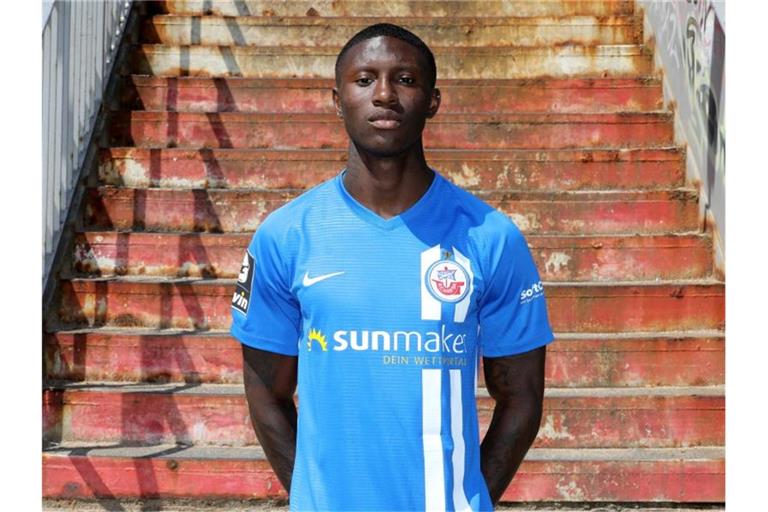 Hansa Rostocks Stürmer Aaron Opoku. Foto: Bernd Wüstneck/Archivbild
