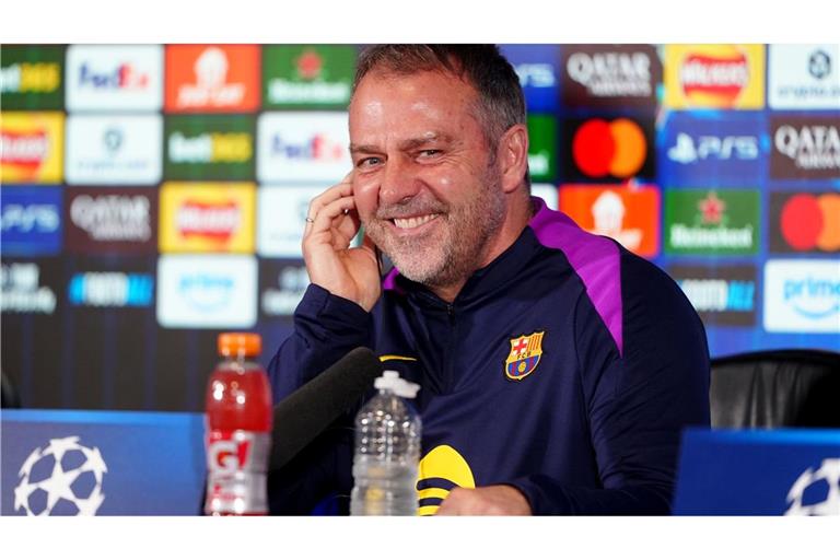 Hansi Flick bleibt weiter in Barcelona. (Archivbild)