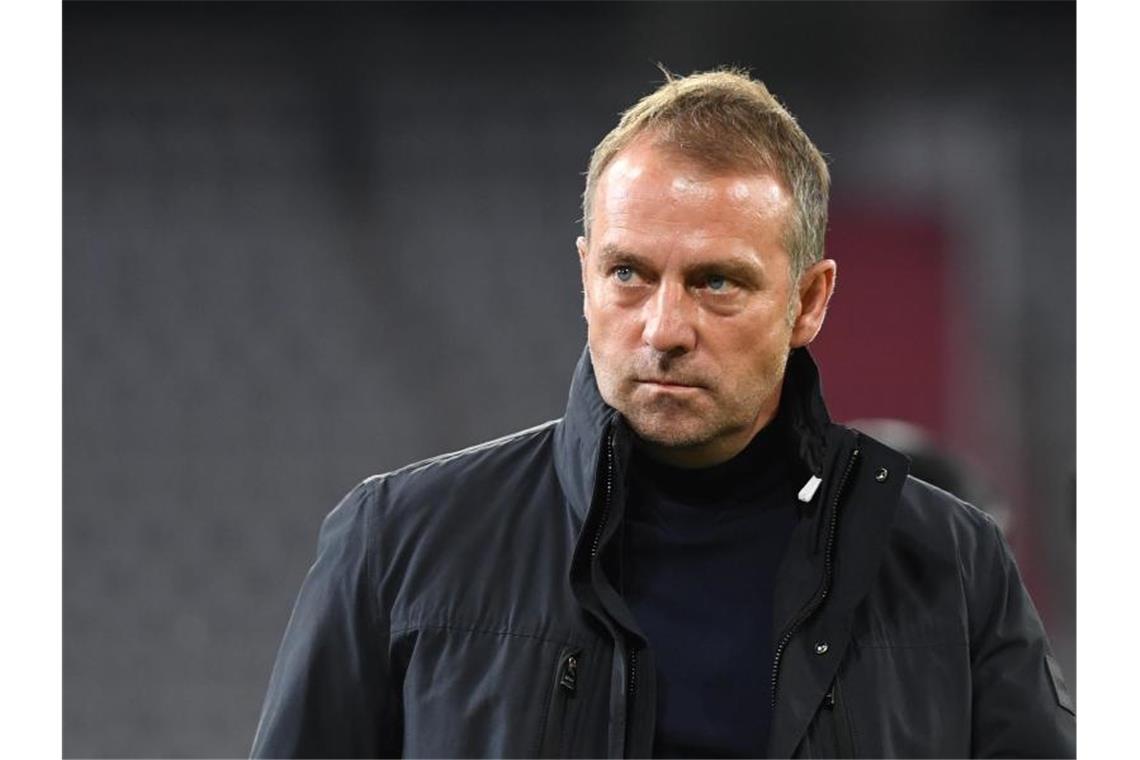 Hansi Flick verteidigt Bundestrainer Joachim Löw gegen die Kritik. Foto: Sven Hoppe/dpa-Pool/dpa