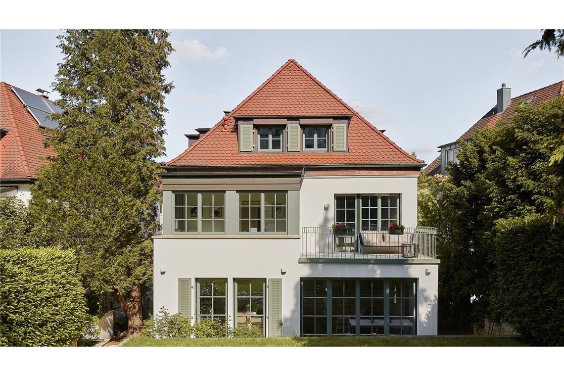 Harmonische Farbgebung: Umbau und Ertüchtigung eines Stuttgarter Kaffeemühlen-Hauses. Architekt: Simon Fehrle.