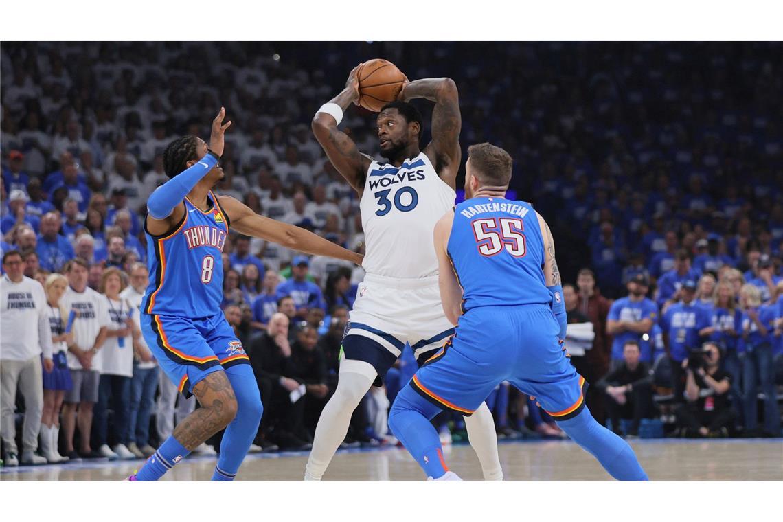 Hartenstein spielt mit Oklahoma City Thunder in NBA-Finals Hartenstein kann nun als zweiter Deutscher nach Dirk Nowitzki den NBA-Titel gewinnen.