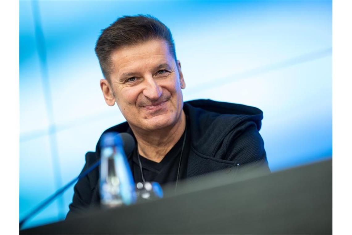 Hartmut Engler, Sänger der Band Pur, nimmt an einer Pressekonferenz in Baden-Württemberg teil. Foto: Sebastian Gollnow/dpa