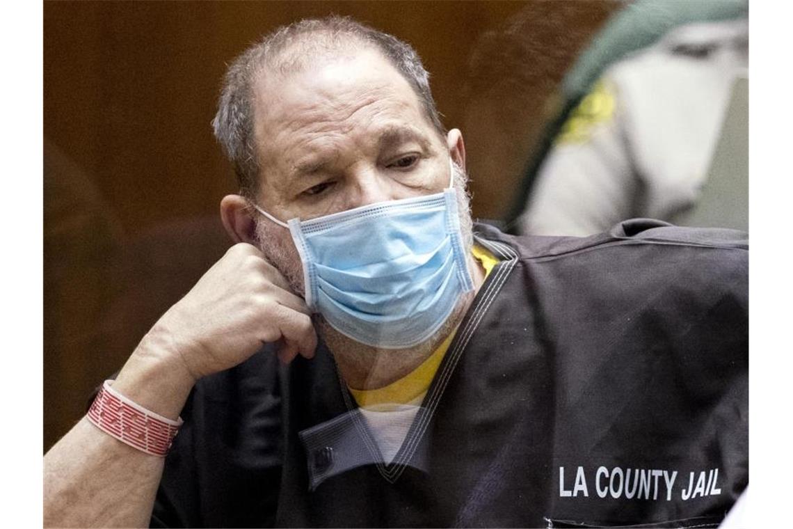 Harvey Weinstein, ehemaliger Filmproduzent aus den USA, bei einer Anhörung vor Gericht in Los Angeles. (Archivbild). Foto: Etienne Laurent/EPA Pool via AP/dpa