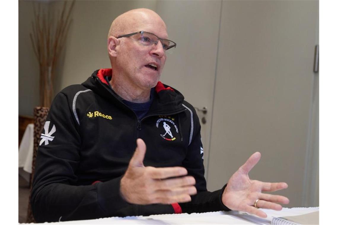 Hat als Hockey-Bundestrainer Maßstäbe gesetzt: Markus Weise gibt ein Interview. Foto: Georg Wendt/dpa