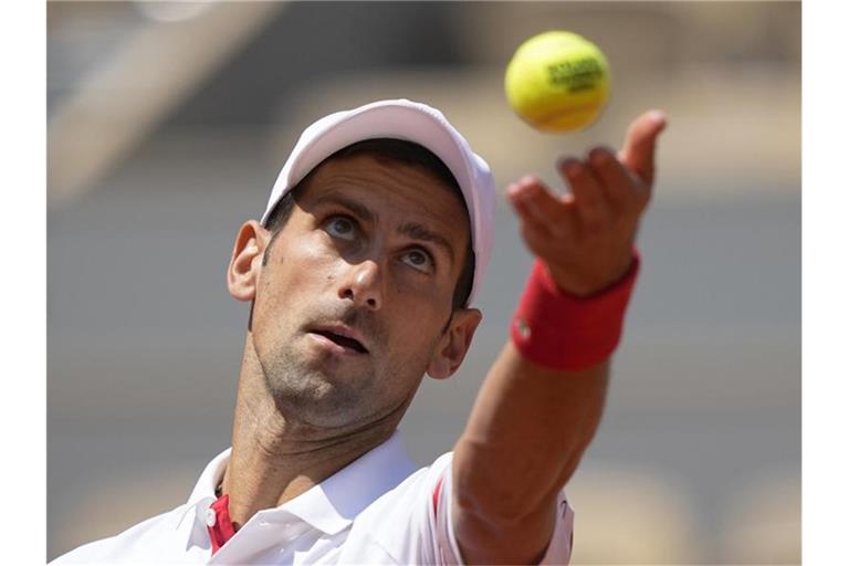 Hat bei den French Open das Halbfinale im Blick: Novak Djokovic. Foto: Michel Euler/AP/dpa