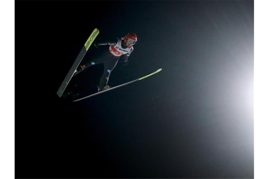 Das bringt der Wintersport am Mittwoch Hat bei der Premiere von der Großschanze nur Außenseiterchancen: Katharina Althaus wurde bei der Qualifikation Vierte. Foto: Karl-Josef Hildenbrand/dpa