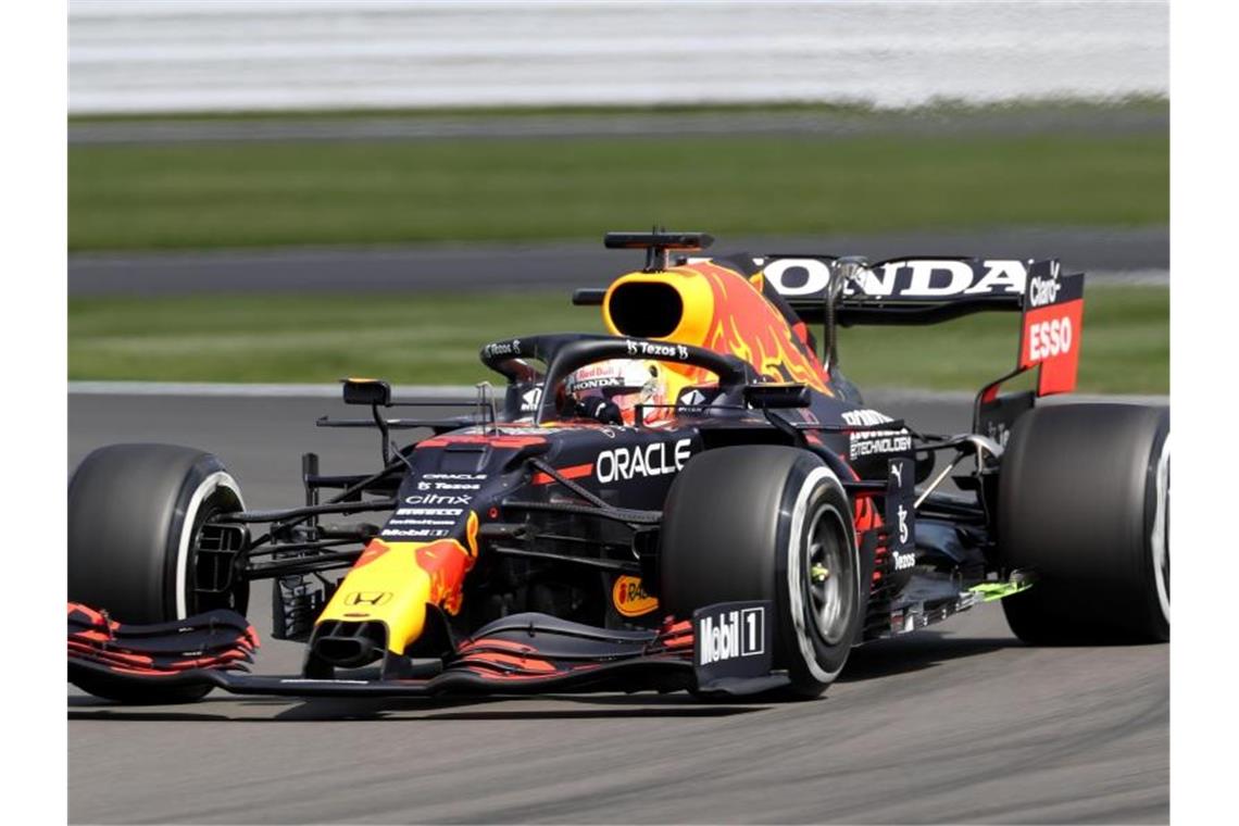 Verstappen mit erster Silverstone-Bestzeit - Vettel Siebter Hat das Training mit Bestzeit eröffnet: Max Verstappen. Foto: Bradley Collyer/PA Wire/dpa
