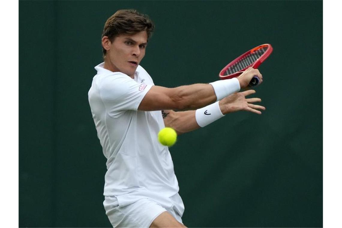 Zverev mit solidem Auftakt - Auch Kerber in Runde zwei Hat den Einzug in die zweite Runde verpasst: Qualifikant Daniel Masur in Aktion. Foto: Alastair Grant/AP/dpa