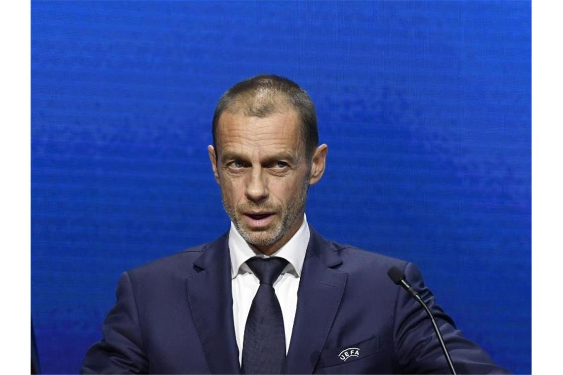 hat den Rückzug der englischen Vereine aus der geplanten Super League begrüßt: UEFA-Präsident Aleksander Ceferin. Foto: Richard Juilliart/UEFA/AP/dpa