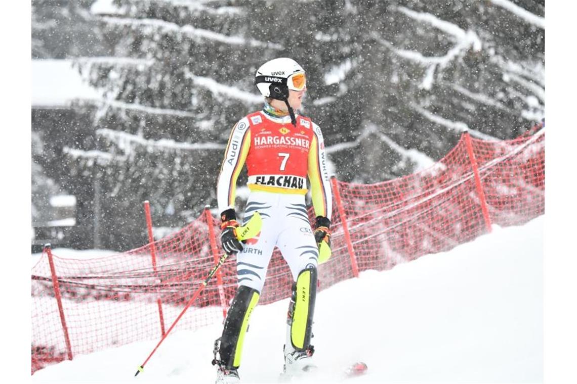 Hat den zweiten Slalom in Flachau vorzeitig nach einem Einfädler beendet: Linus Straßer. Foto: Barbara Gindl/APA/dpa