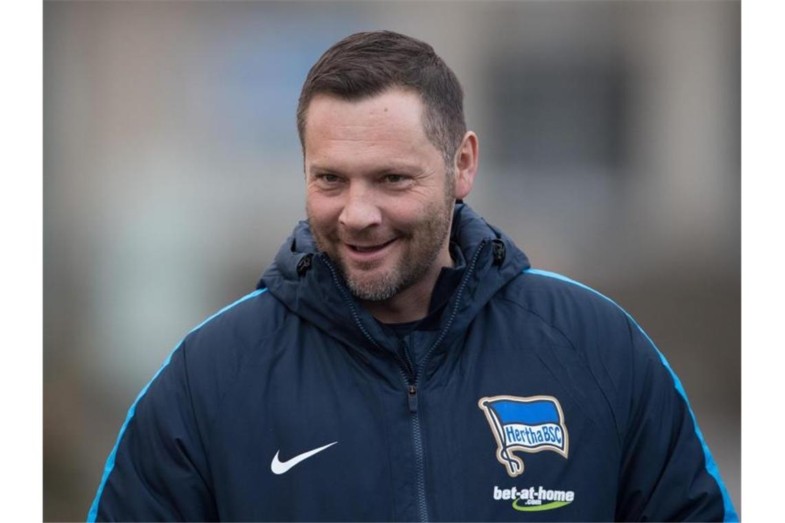 Hertha will, Schalke muss: Dardai hat Überraschungsplan Hat einen Plan: Trainer Pal Dardai will mit Hertha den FC Schalke 04 überraschen. Foto: Soeren Stache