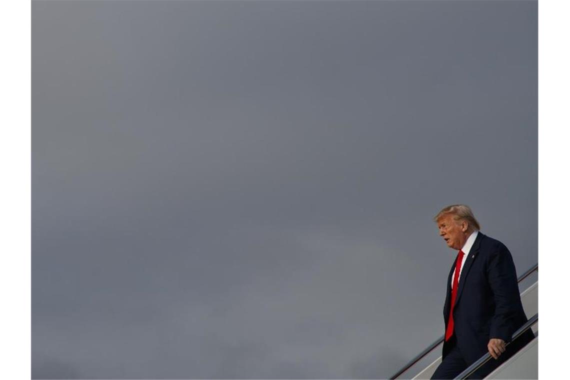 Brisante Textnachrichten setzen Trump unter Druck Hat er seine Macht missbraucht? Donald Trump, Präsident der USA. Foto: Evan Vucci/AP/dpa
