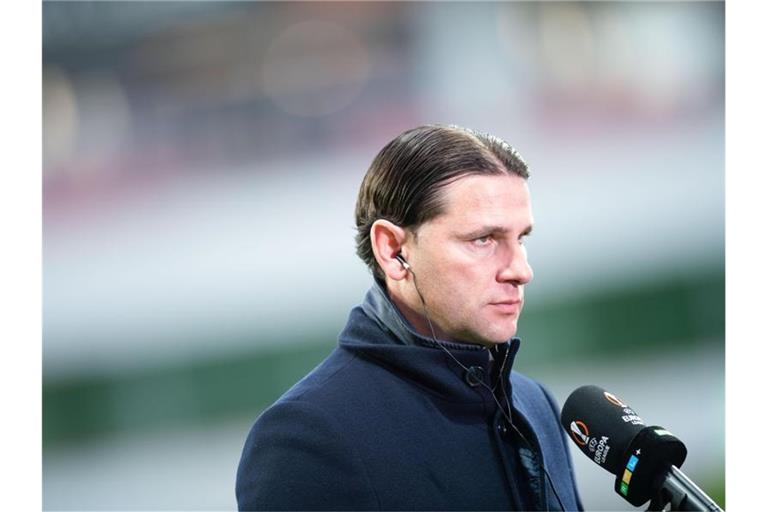 Hat für das Spiel gegen Atalanta Bergamo die Offensiv-Formation umgestellt: Leverkusens Trainer Gerardo Seoane. Foto: Marius Becker/dpa
