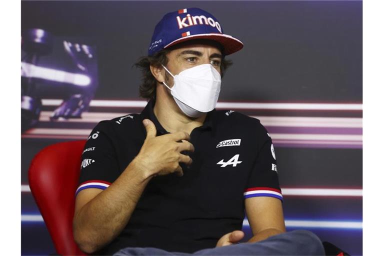 Hat gute Chancen, auch 2022 für das Alpine-Team in der Formel 1 zu fahren.: Fernando Alonso. Foto: Clive Rose/Pool Getty Images/AP/dpa