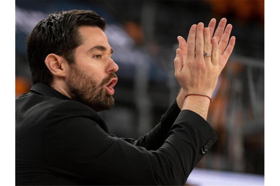 Merlins Crailsheim erster Finalist im Basketball-Pokal Hat mit den Hakro Merlins Crailsheim das Pokalfinale der Basketball-Bundesliga erreicht: Trainer Sebastian Gleim. Foto: Stefan Puchner/dpa