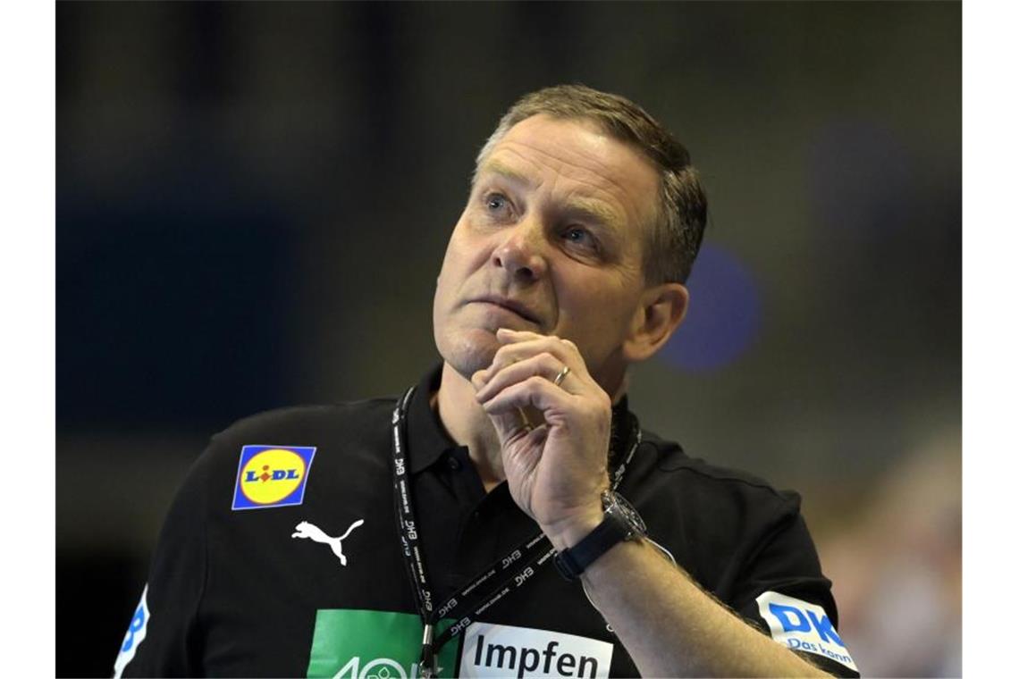 Kampf um Olympia: Handballer vor nächstem Hammerspiel Hat mit Deutschlands Handballern Slowenien vor der Brust: DHB-Coach Alfred Gislason. Foto: Soeren Stache/dpa-Zentralbild/dpa
