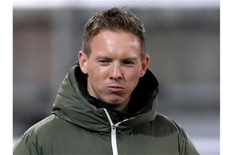 Hat mit RB Leipzig bei Arminia Bielefeld einen Pflichtsieg eingefahren: Trainer Julian Nagelsmann. Foto: Friso Gentsch/dpa