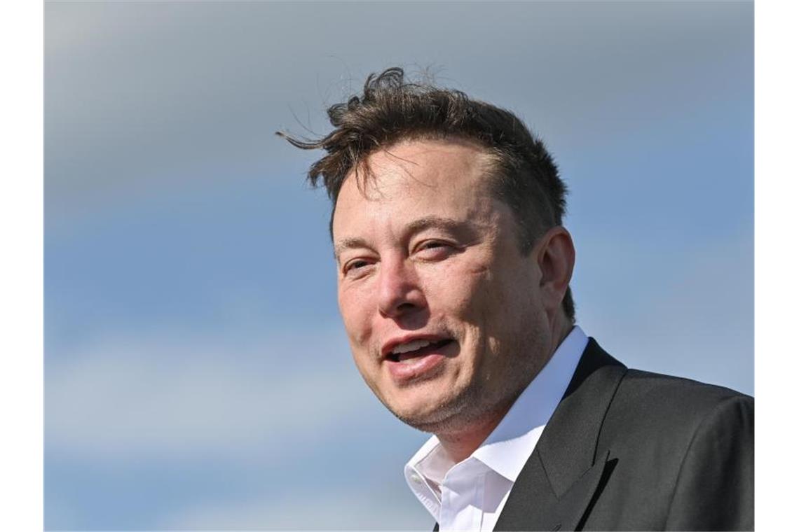 Hat nach einem guten Börsen-Tag 7,2 Milliarden Dollar mehr: Tesla-Chef Elon Musk. Foto: Patrick Pleul/dpa-Zentralbild/ZB