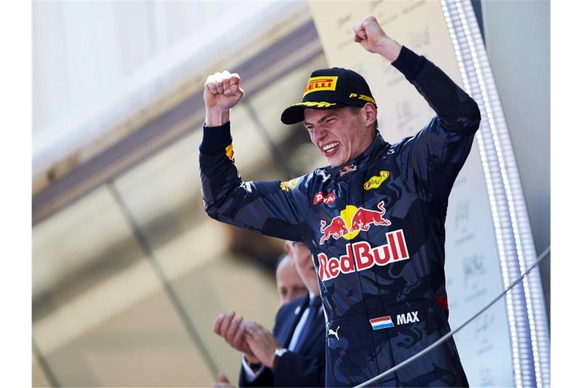Hat Red-Bull-Pilot Max Verstappen auch in Barcelona Grund zum Jubel?. Foto: Alejandro Garcia/EFE/dpa
