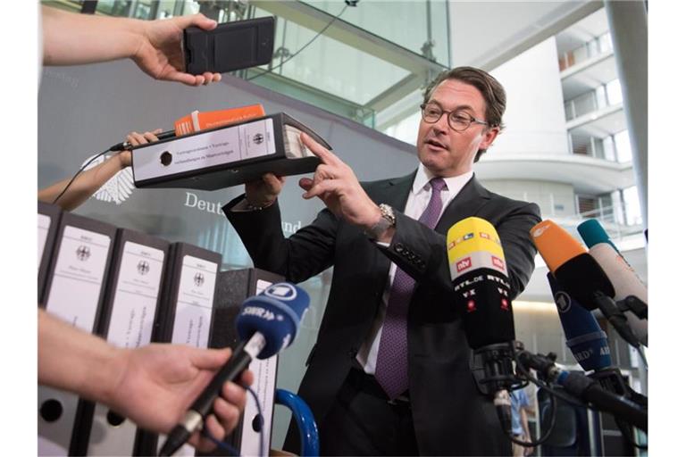 Hat seinen österreichischen Kollegen Andreas Reichhardt und den Tiroler Landeschef Günther Platter nach Berlin eingeladen: Bundesverkehrsminister Andreas Scheuer. Foto: Jörg Carstensen