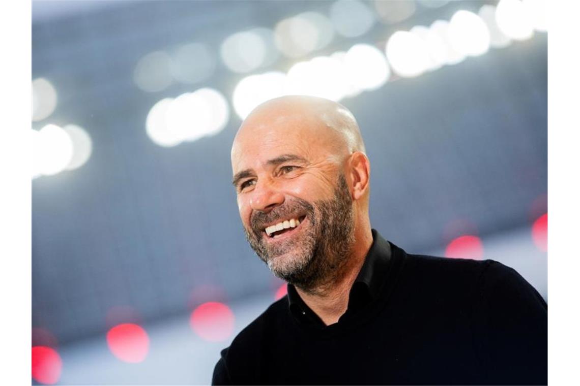 Bayer klärt Trainer-Personalie: Coach Bosz verlängert Hat seinen Vertrag bei Bayer vorzeitig verlängert: Trainer Peter Bosz. Foto: Rolf Vennenbernd/dpa
