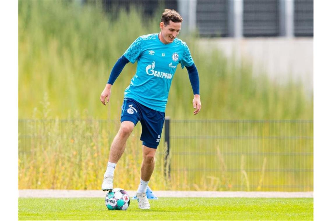 Hat seinen Vertrag mit Schalke aufgelöst: Sebastian Rudy. Foto: Guido Kirchner/dpa