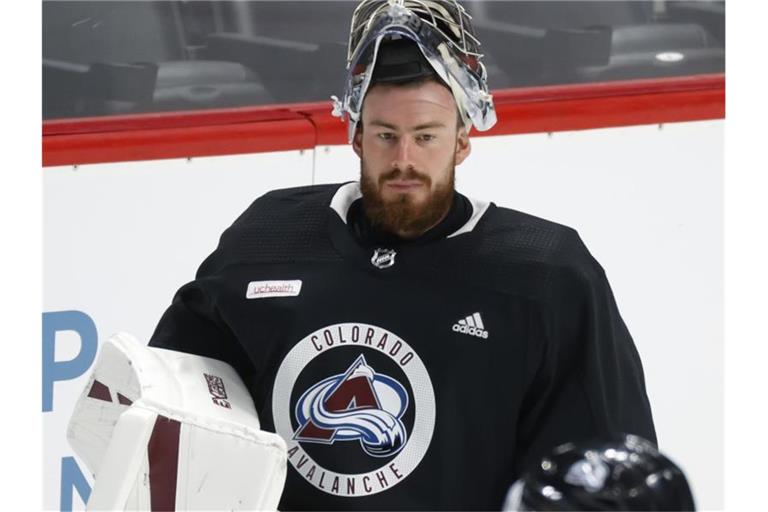 Hat sich im Spiel gegen die Dallas Stars verletzt: Philipp Grubauer, Torwart bei Colorado Avalanche. Foto: David Zalubowski/AP/dpa