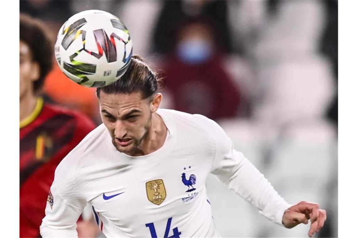Frankreich mit Chance auf europäischen Titel Hat sich mit dem Cornavirus infiziert: Frankreichs Adrien Rabiot in Aktion. Foto: Fabio Ferrari/LaPresse via ZUMA Press/dpa