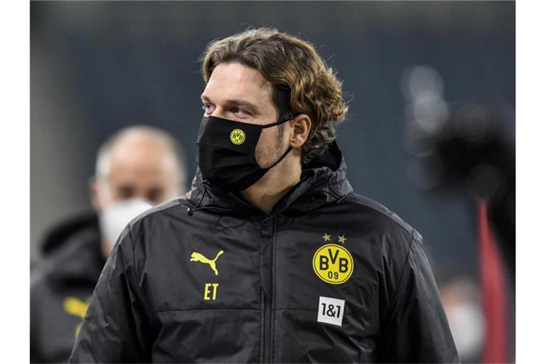 Hat weiter das Vertrauen bei Borussia Dortmund: Trainer Edin Terzic. Foto: Martin Meissner/Pool AP/dpa