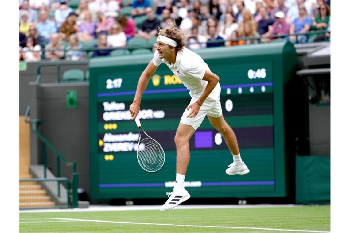 Zverev mit solidem Auftakt - Auch Kerber in Runde zwei Hatte bei seinem Erstrunden-Match in Wimbledon keine Probleme: Alexander Zverev. Foto: John Walton/PA Wire/dpa