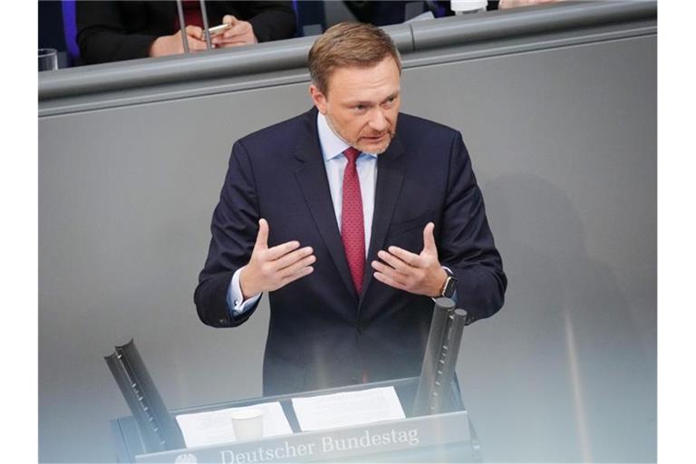 Hatte einen Tankzuschuss ins Gespräch gebracht: Finanzminister Christian Lindner (FDP). Foto: Kay Nietfeld/dpa