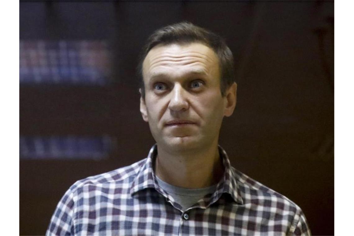 USA drohen Moskau im Fall von Nawalnys Tod mit Konsequenzen Hatte im August einen Mordanschlag mit dem Nervengift Nowitschok überlebt und war in Deutschland behandelt worden: Alexej Nawalny. Foto: Alexander Zemlianichenko/AP/dpa/Archiv