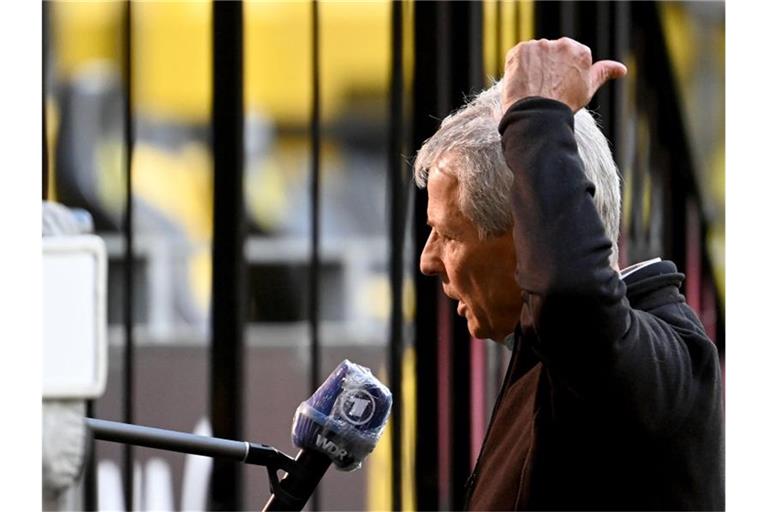 Hatte nach der Heimpleite gegen die Bayern Gesprächsbedarf: BVB-Coach Lucien Favre. Foto: Federico Gambarini/dpa-Pool/dpa