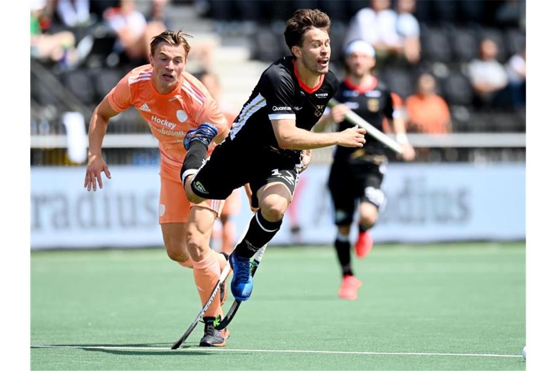 Hatten im EM-Endspiel das Nachsehen: Timm Herzbruch und die deutsche Hockey-Nationalmannschaft. Foto: Frank Uijlenbroek/dpa