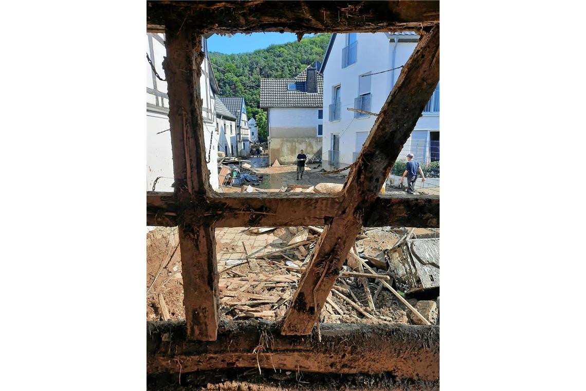 Haufenweise Schutt und zerstörtes Interieur: In den vergangenen Wochen waren die Betroffenen vor allem mit dem Ausräumen der Häuser beschäftigt.