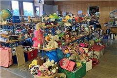 Haushaltswaren, Geschirr, Spiele und mehr suchen neue Besitzer. Foto: privat