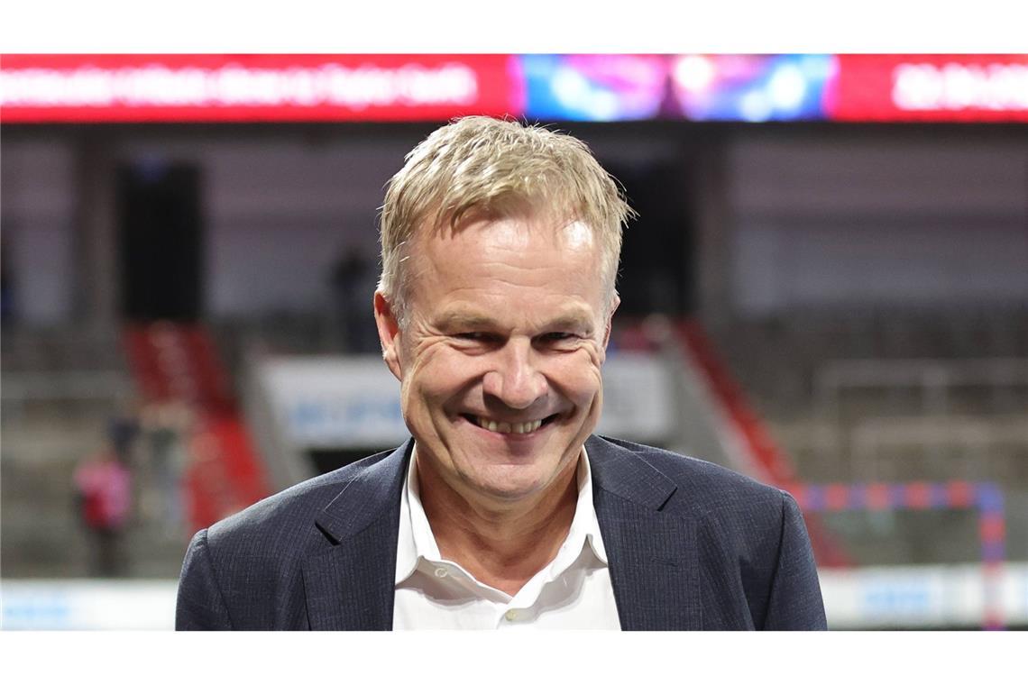 Ohne kühlen Kopf in der Crunchtime HCE-Aufsichtsratschef Carsten Bissel (Schwiegervater von Manuel Neuer) strahlt.