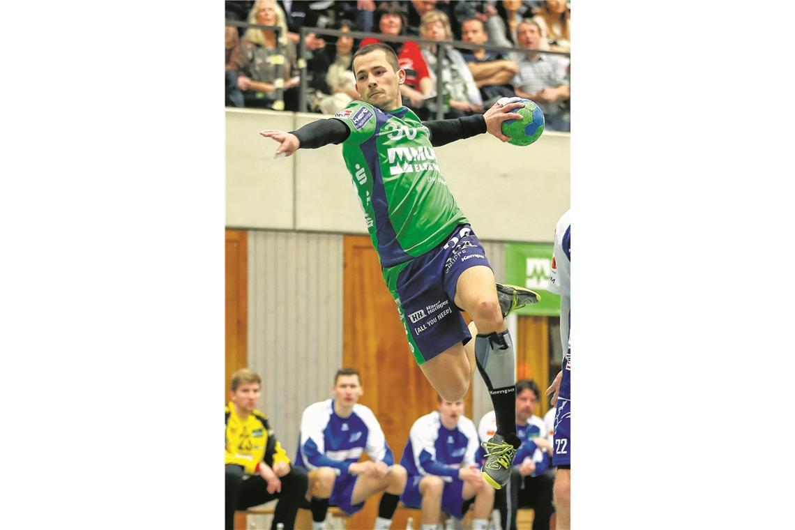 Nicht alles machen sie mit links HCOB-Handballer Philipp Maurer hat eine starke linke Hand. Ideal für die Positionen Rechtsaußen und Halbrechts. Fotos: A. Becher, privat
