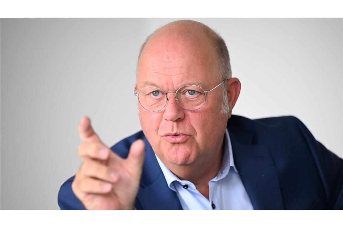 HDE-Präsident von Preen: Für 2025 rechnet der Verband inflationsbedingt lediglich mit einem Umsatz-Plus von 0,5 Prozent. (Archivbild)