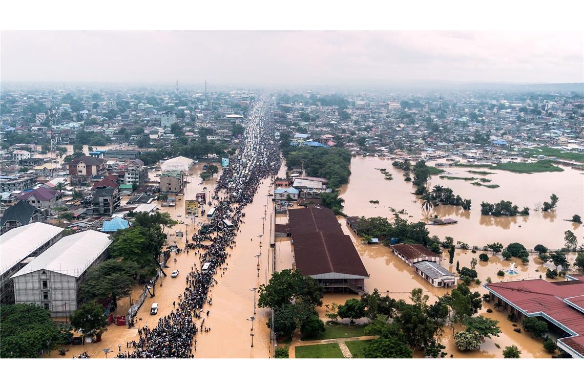 Heftiger Regen setzt Kinshasa unter Wasser