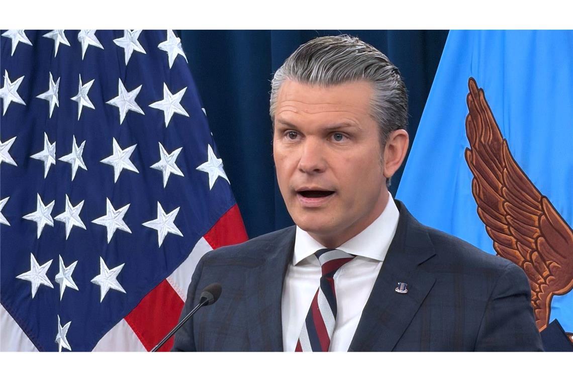 Hegseth kündigt heftige Angriffe an.