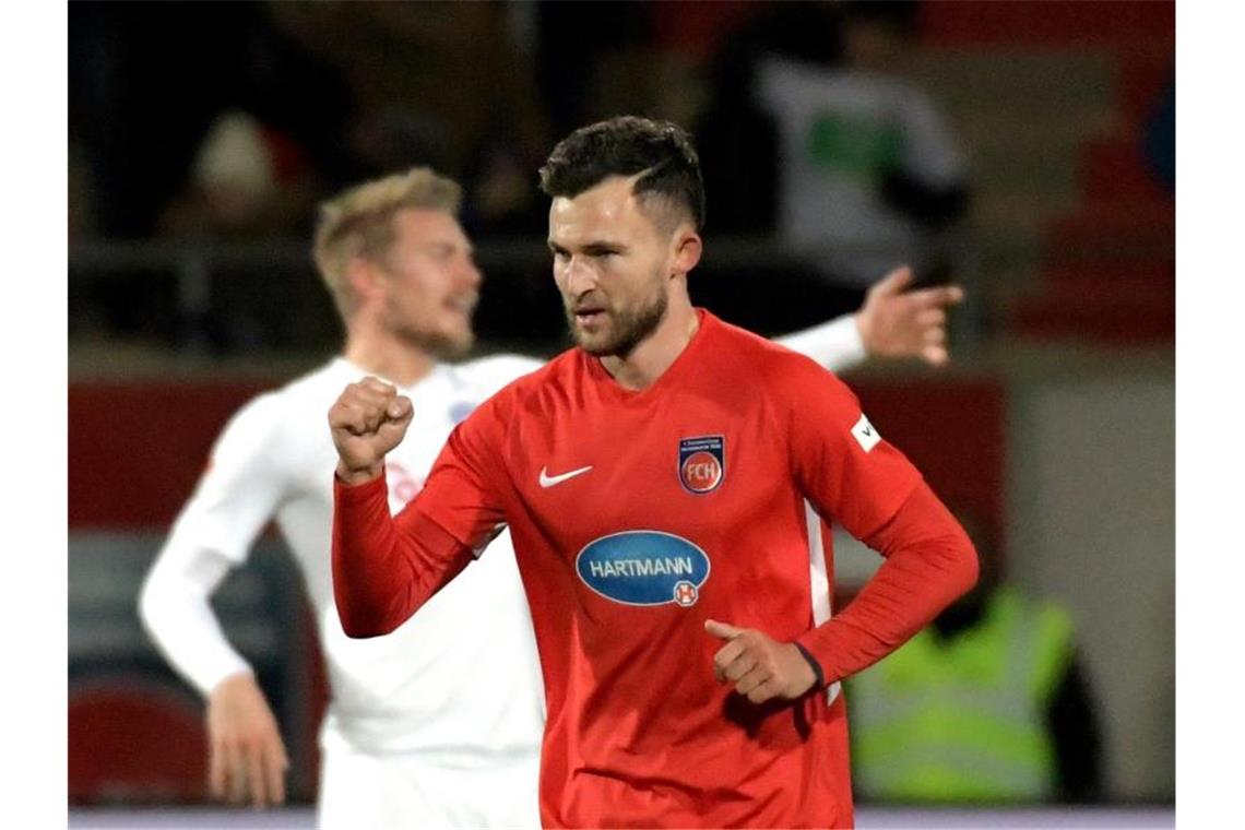 1. FC Heidenheim verlängert mit Denis Thomalla bis 2023 Heidenheims Denis Thomalla jubelt nach einem Tor. Foto: Stefan Puchner/dpa