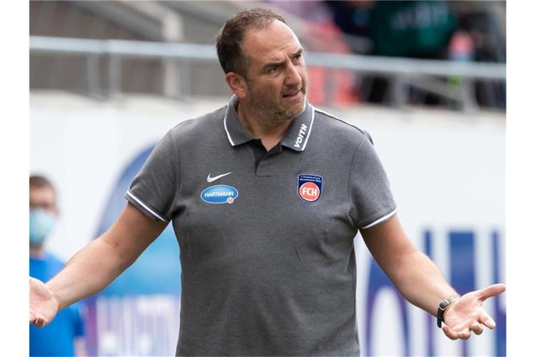 Heidenheims Trainer Frank Schmidt. Foto: Tom Weller/dpa/Archivbild