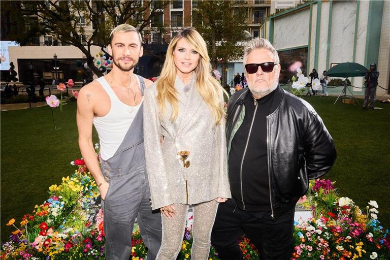 Heidi Klum mit Gastjuror Christian Cowan und Fotograf Rankin.